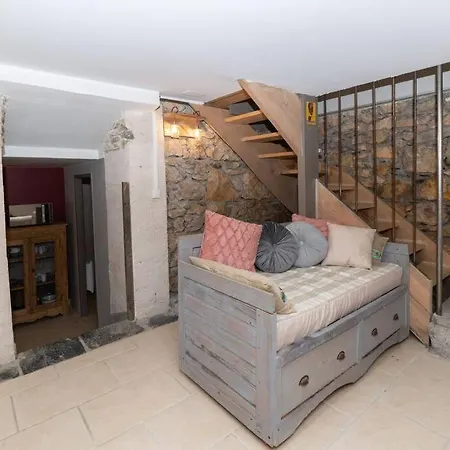 Les Chemins Du Mont Holiday home Lortet